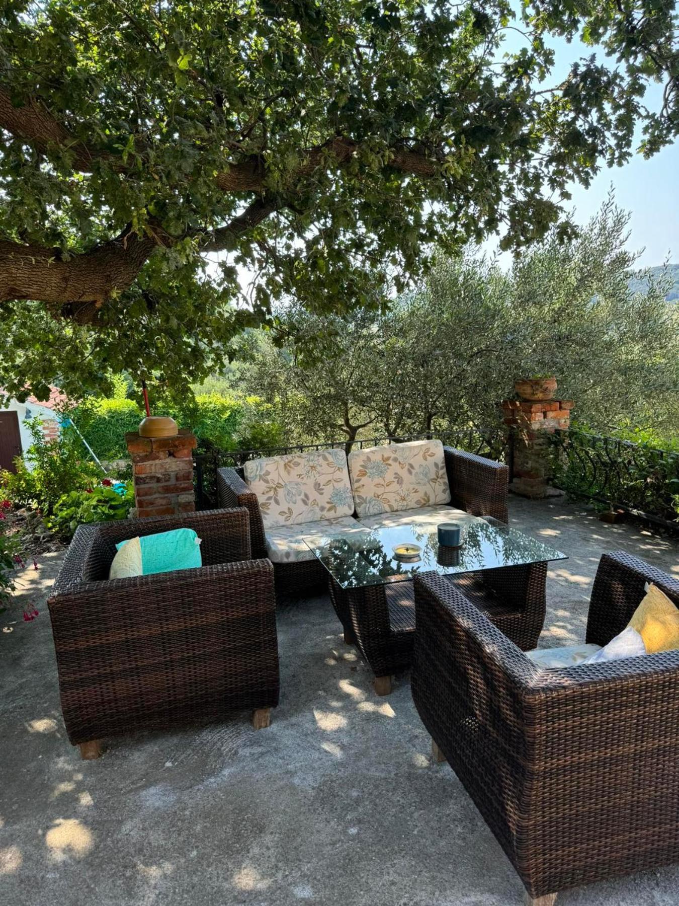 Apartments Dumicic Supetarska Draga Ngoại thất bức ảnh