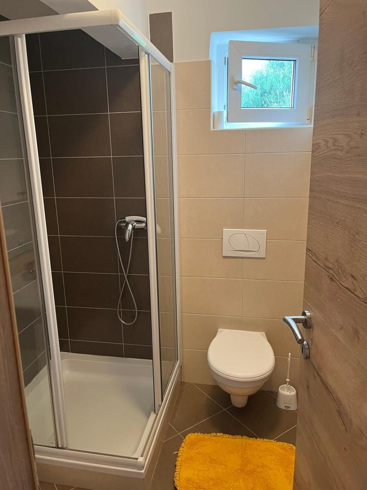 Apartments Dumicic Supetarska Draga Ngoại thất bức ảnh
