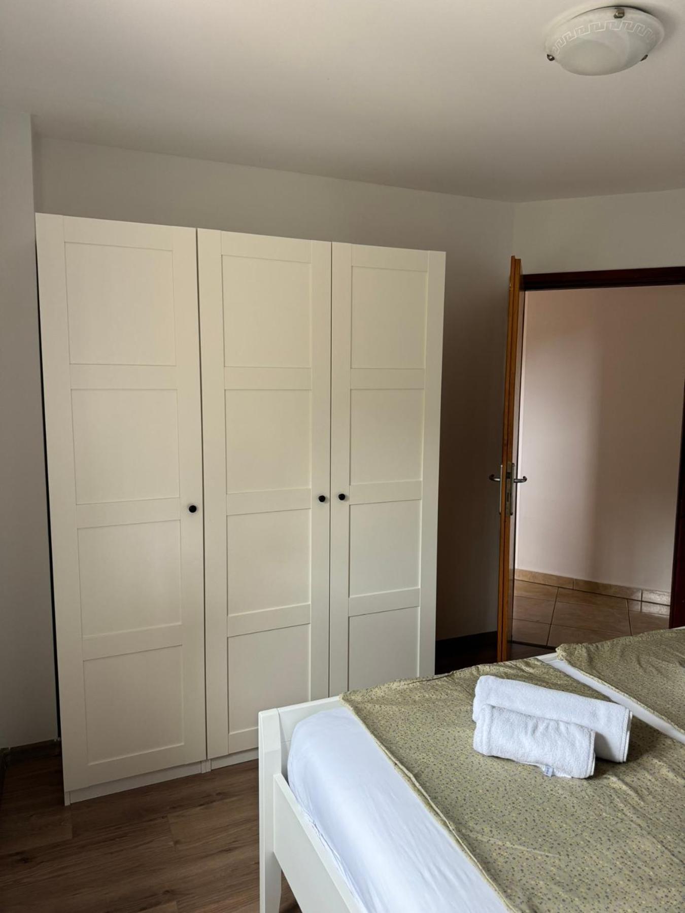 Apartments Dumicic Supetarska Draga Ngoại thất bức ảnh