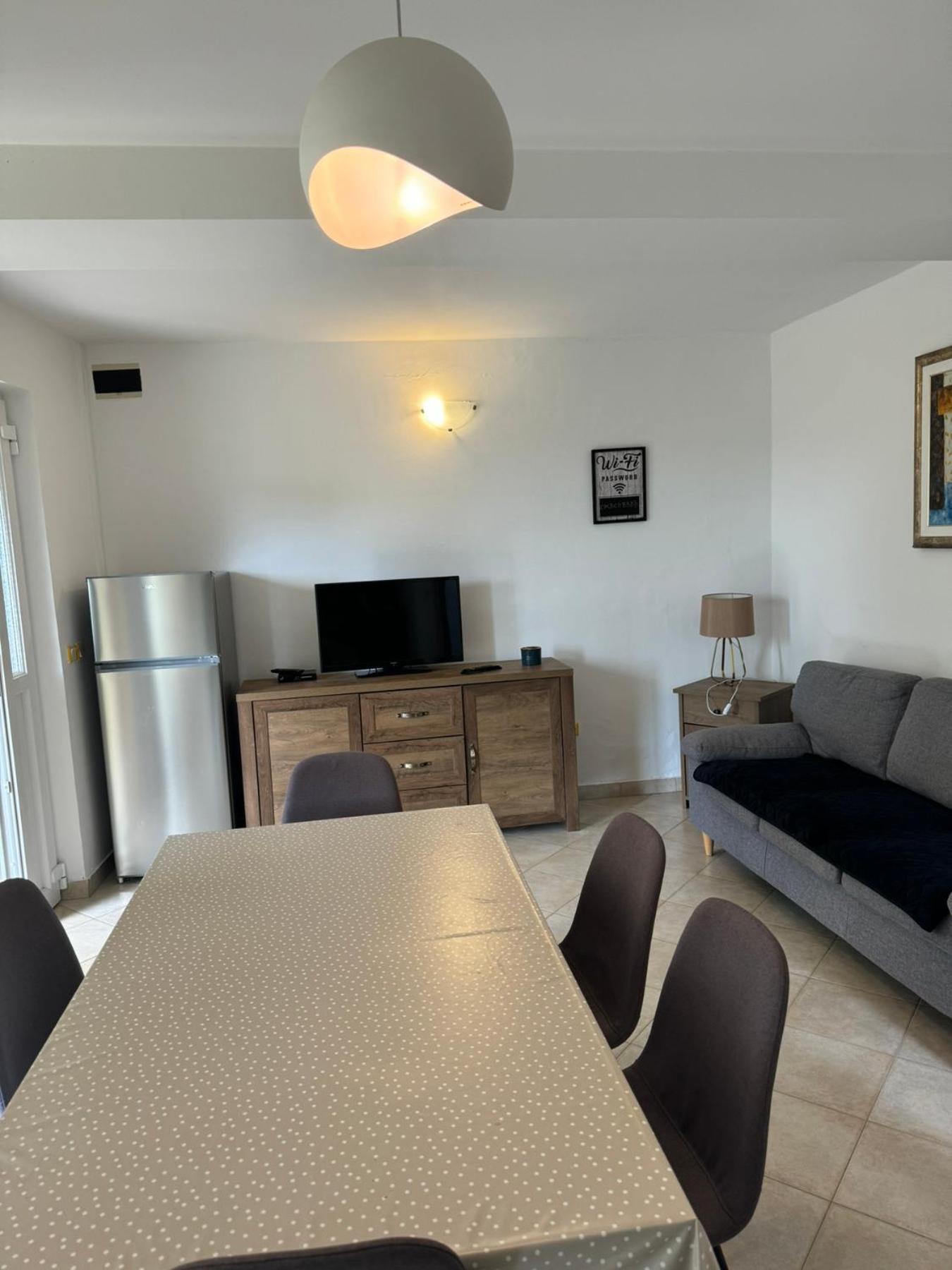 Apartments Dumicic Supetarska Draga Ngoại thất bức ảnh