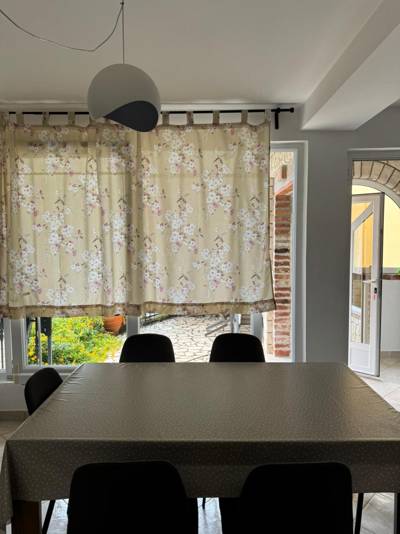 Apartments Dumicic Supetarska Draga Ngoại thất bức ảnh