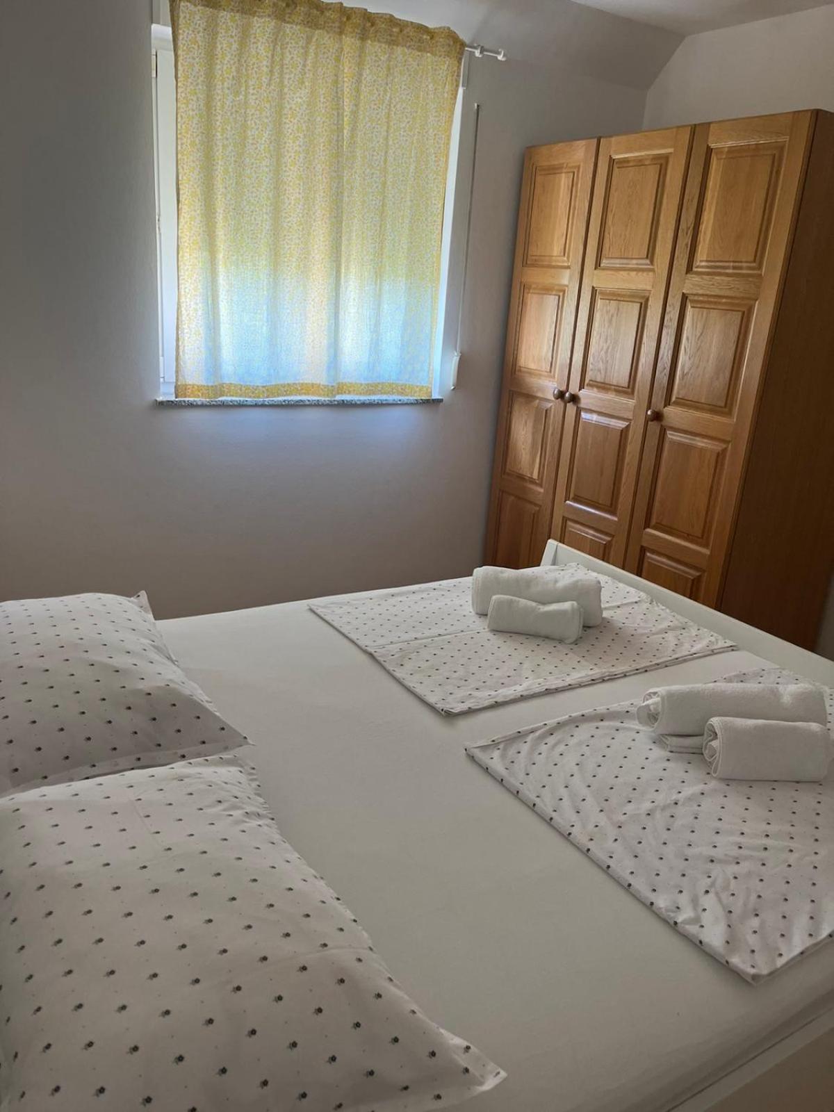 Apartments Dumicic Supetarska Draga Ngoại thất bức ảnh