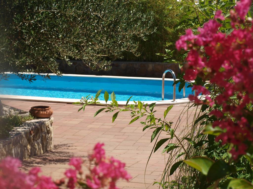Apartments Dumicic Supetarska Draga Ngoại thất bức ảnh